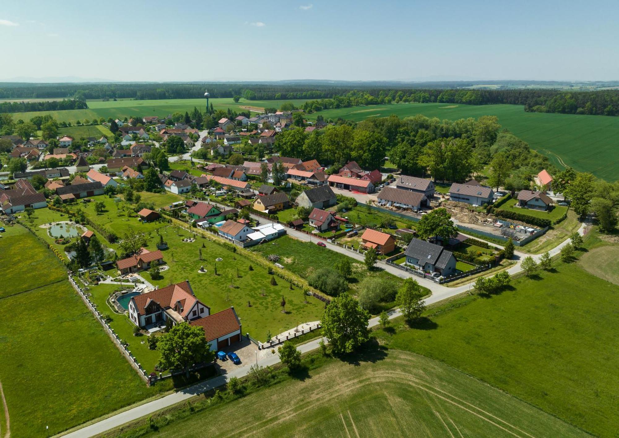 Apartman Domanin 124 Trebon Bagian luar foto